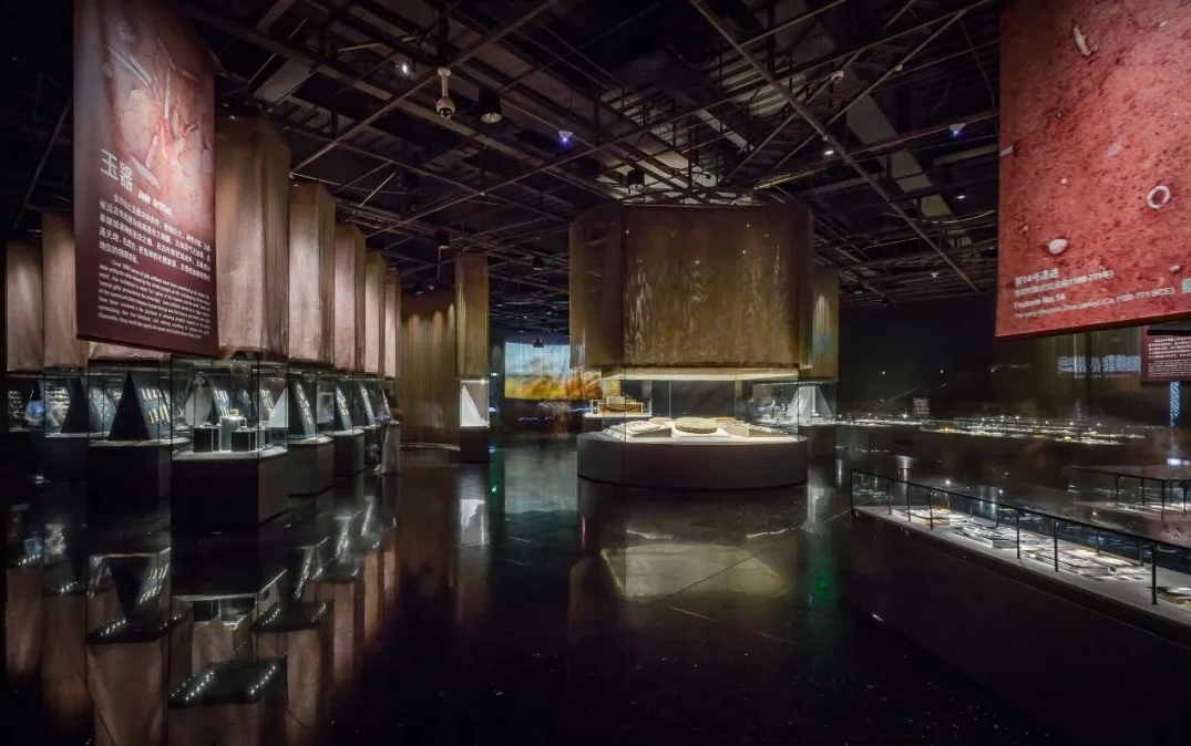 克里克對(duì)金沙遺址博物館第三展廳展柜玻璃、燈光、密封性、柜體結(jié)構(gòu)和安全性能進(jìn)行了全面升級(jí)